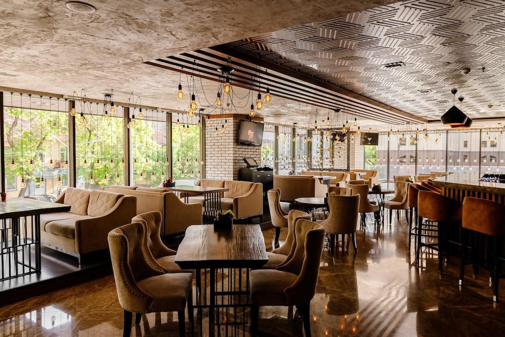 Shera Inn Hotel Almaty Ngoại thất bức ảnh