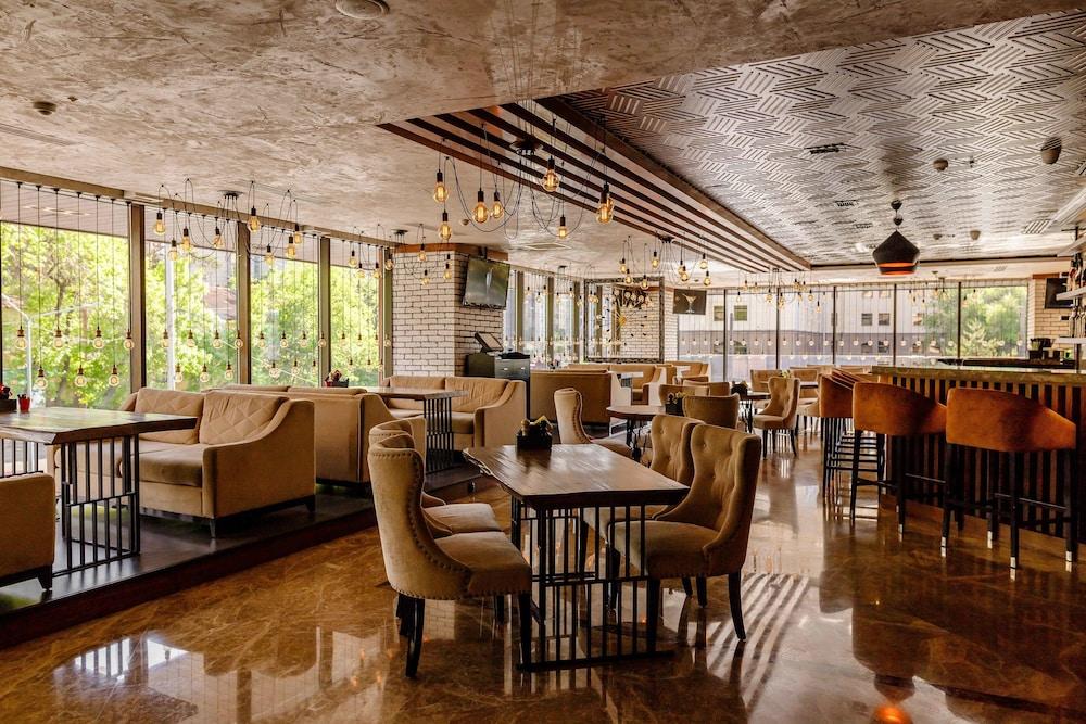 Shera Inn Hotel Almaty Ngoại thất bức ảnh