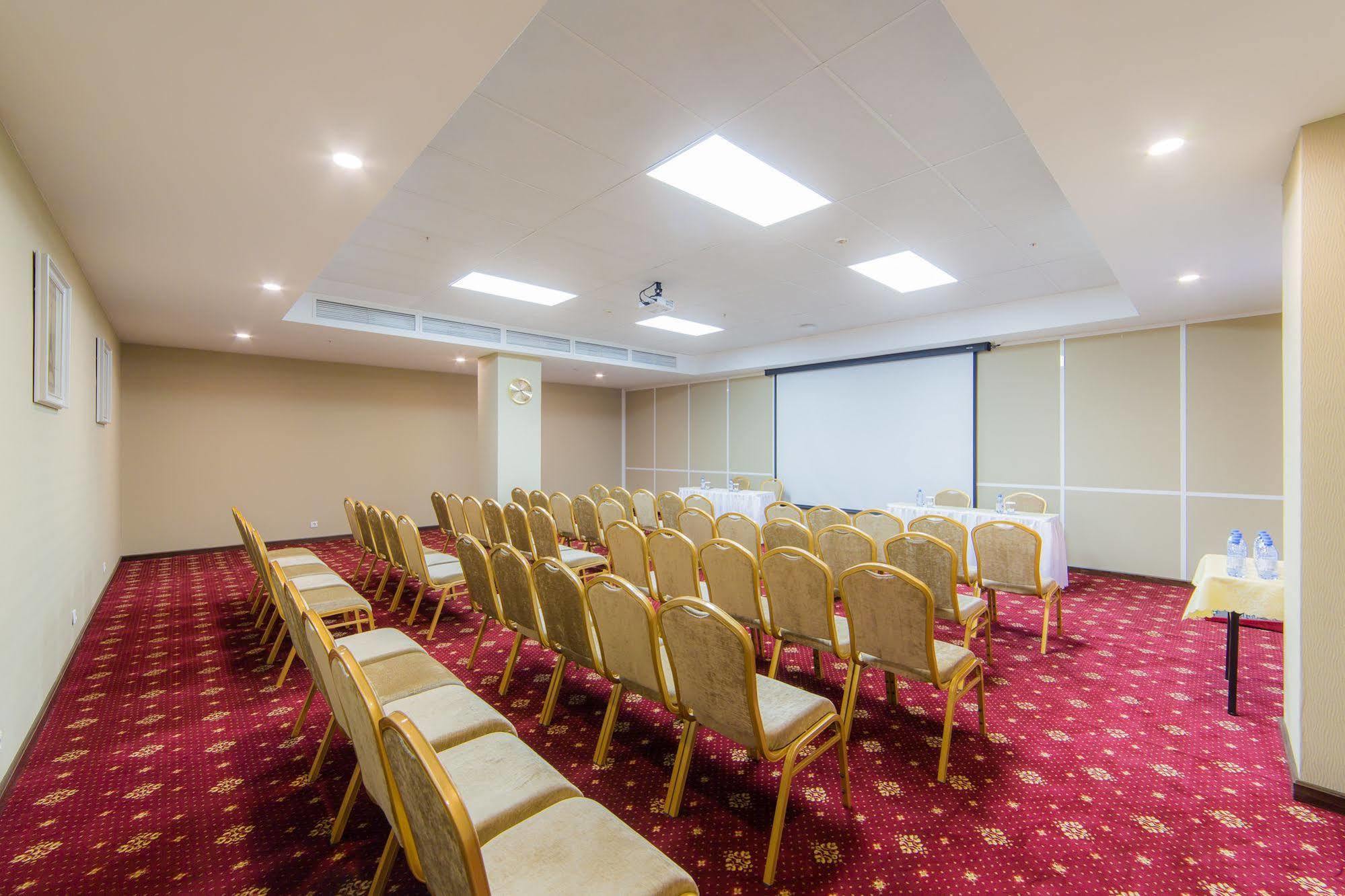 Shera Inn Hotel Almaty Ngoại thất bức ảnh
