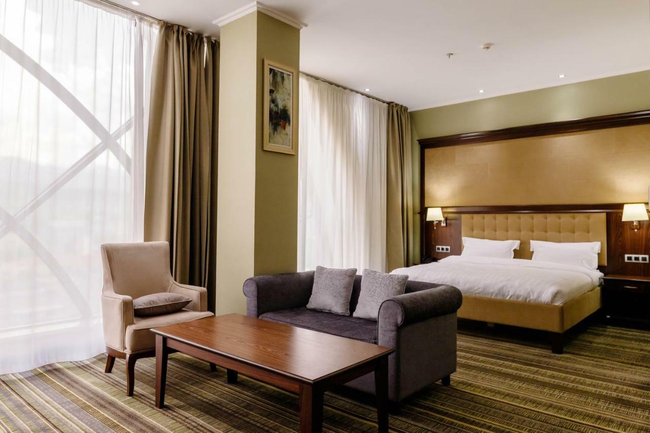 Shera Inn Hotel Almaty Ngoại thất bức ảnh